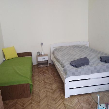 Adrienn Apartment بودابست المظهر الخارجي الصورة