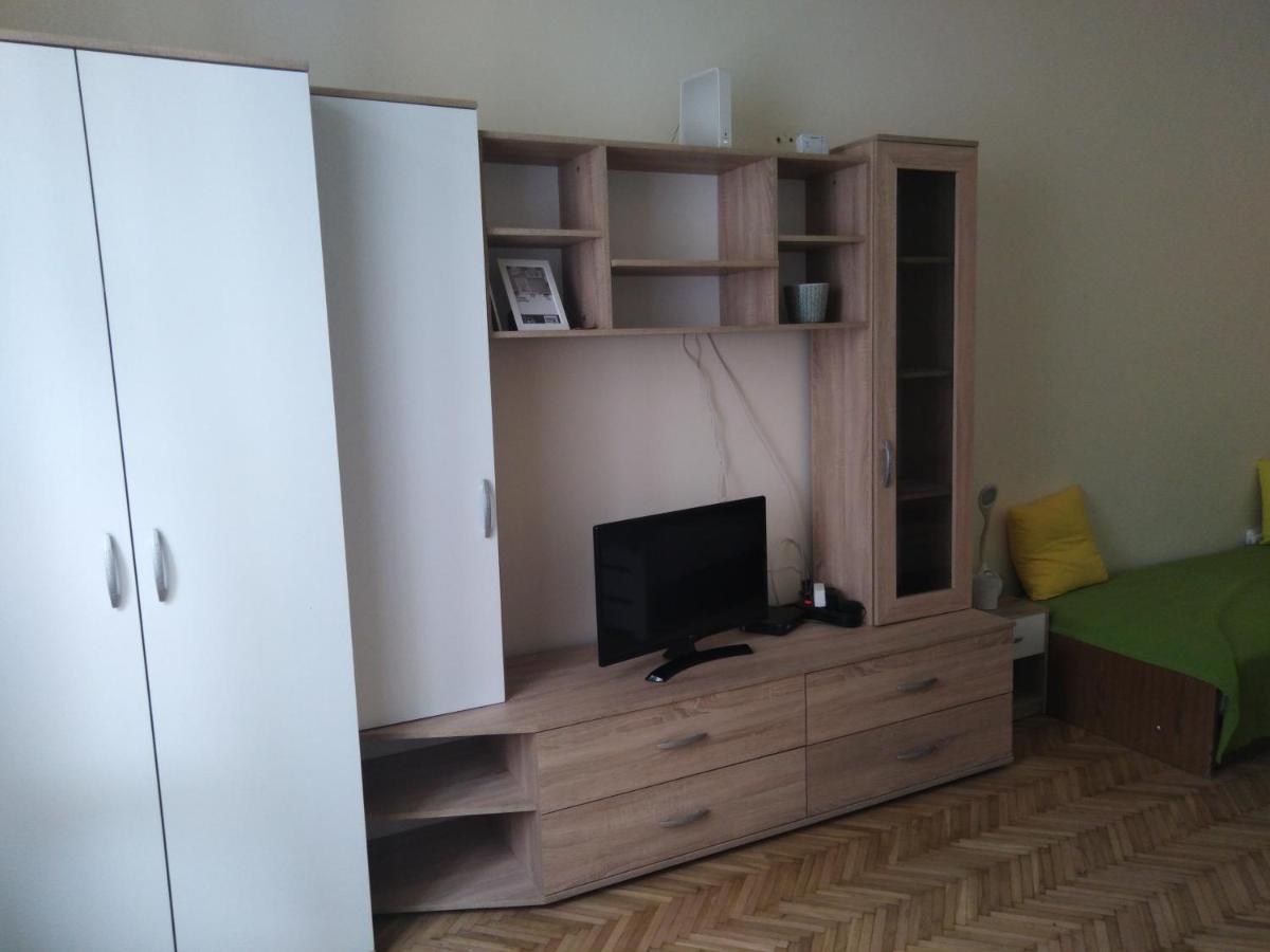 Adrienn Apartment بودابست المظهر الخارجي الصورة