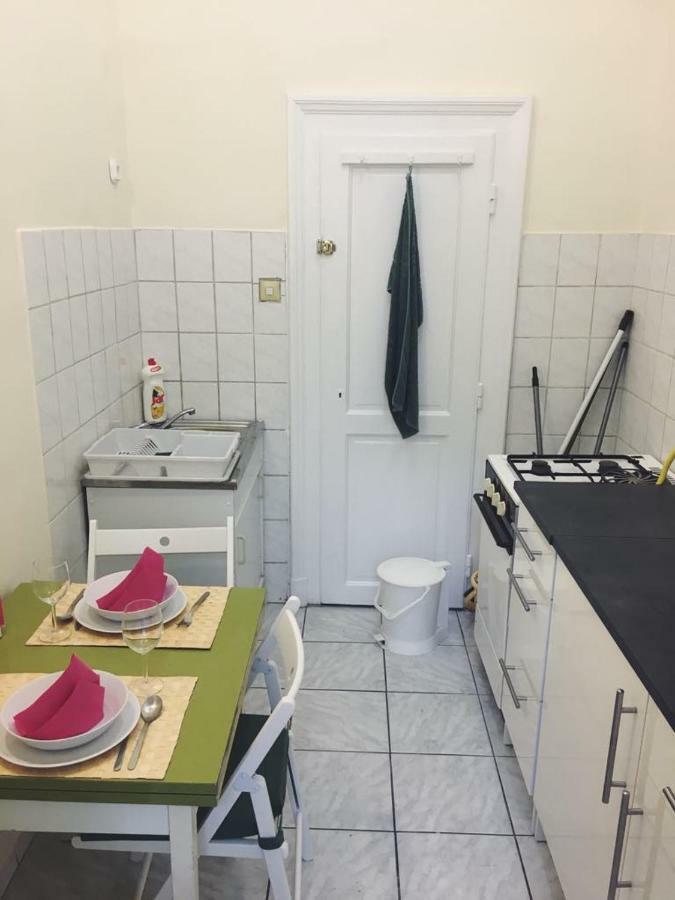 Adrienn Apartment بودابست المظهر الخارجي الصورة